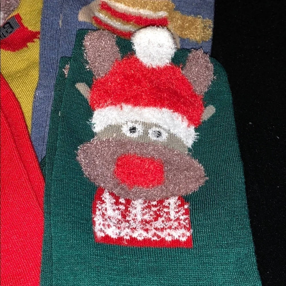Set o/ 4 Pairs of Seasonal/Holliday Socks!